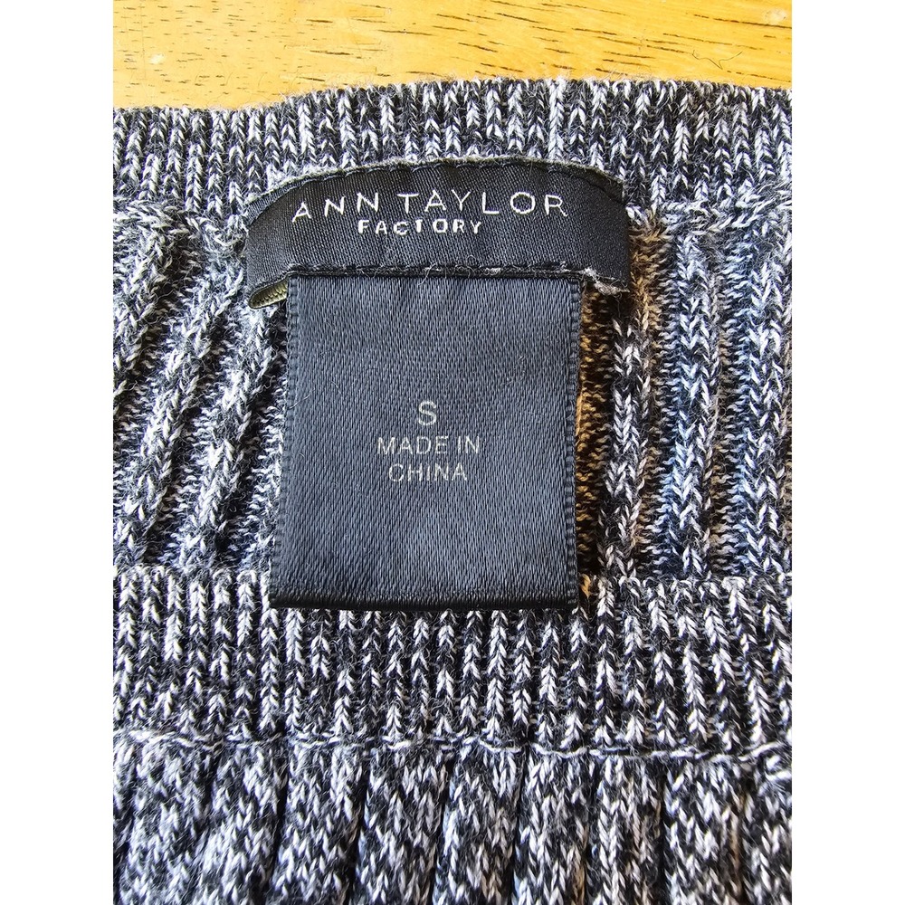 Ann Taylor Factory Marled Ribbed Knit Boat Neck Sweater Top Gray Black Small - Picture 3 of 7